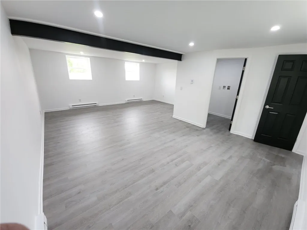BASEMENT/FAMILY ROOM