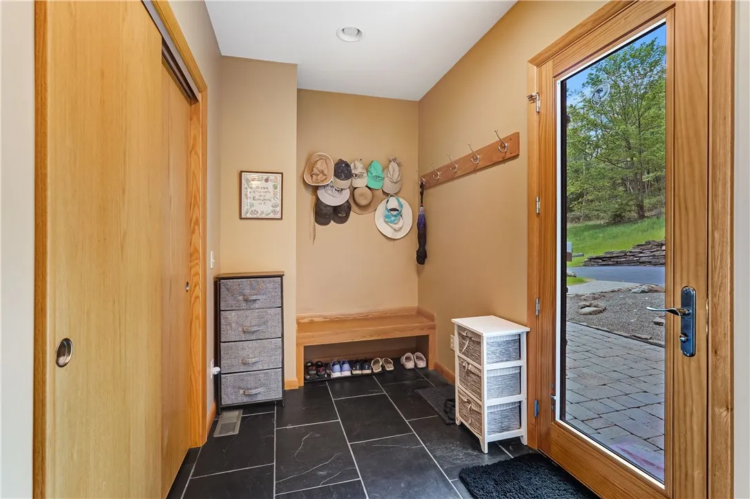 8763 Greyton H Taylor Memorial Drive, Urbana, New, Urbana, New York 14840, 4 Bedrooms Bedrooms, 12 Rooms Rooms,4 BathroomsBathrooms,Residential,Closed,8763 Greyton H Taylor Memorial Drive, Urbana, New ,0,R1608525