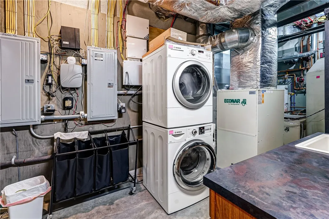 8763 Greyton H Taylor Memorial Drive, Urbana, New, Urbana, New York 14840, 4 Bedrooms Bedrooms, 12 Rooms Rooms,4 BathroomsBathrooms,Residential,Closed,8763 Greyton H Taylor Memorial Drive, Urbana, New ,0,R1608525