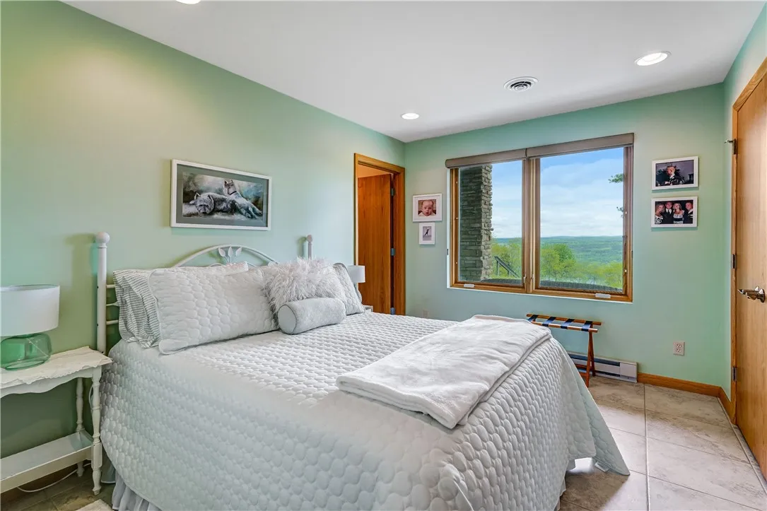 8763 Greyton H Taylor Memorial Drive, Urbana, New, Urbana, New York 14840, 4 Bedrooms Bedrooms, 12 Rooms Rooms,4 BathroomsBathrooms,Residential,Closed,8763 Greyton H Taylor Memorial Drive, Urbana, New ,0,R1608525