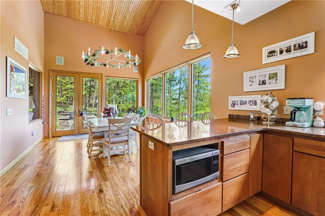 8763 Greyton H Taylor Memorial Drive, Urbana, New, Urbana, New York 14840, 4 Bedrooms Bedrooms, 12 Rooms Rooms,4 BathroomsBathrooms,Residential,Closed,8763 Greyton H Taylor Memorial Drive, Urbana, New ,0,R1608525
