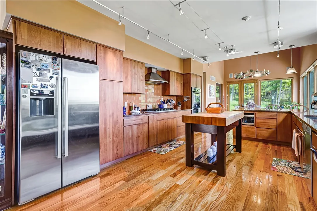 8763 Greyton H Taylor Memorial Drive, Urbana, New, Urbana, New York 14840, 4 Bedrooms Bedrooms, 12 Rooms Rooms,4 BathroomsBathrooms,Residential,Closed,8763 Greyton H Taylor Memorial Drive, Urbana, New ,0,R1608525