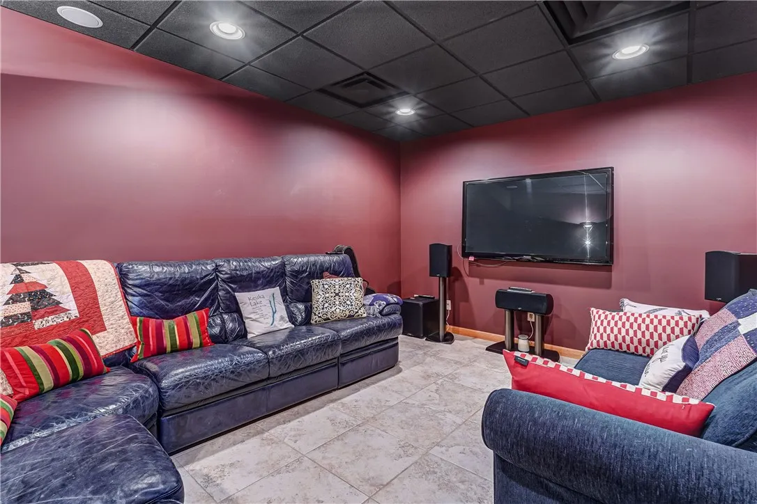 8763 Greyton H Taylor Memorial Drive, Urbana, New, Urbana, New York 14840, 4 Bedrooms Bedrooms, 12 Rooms Rooms,4 BathroomsBathrooms,Residential,Closed,8763 Greyton H Taylor Memorial Drive, Urbana, New ,0,R1608525