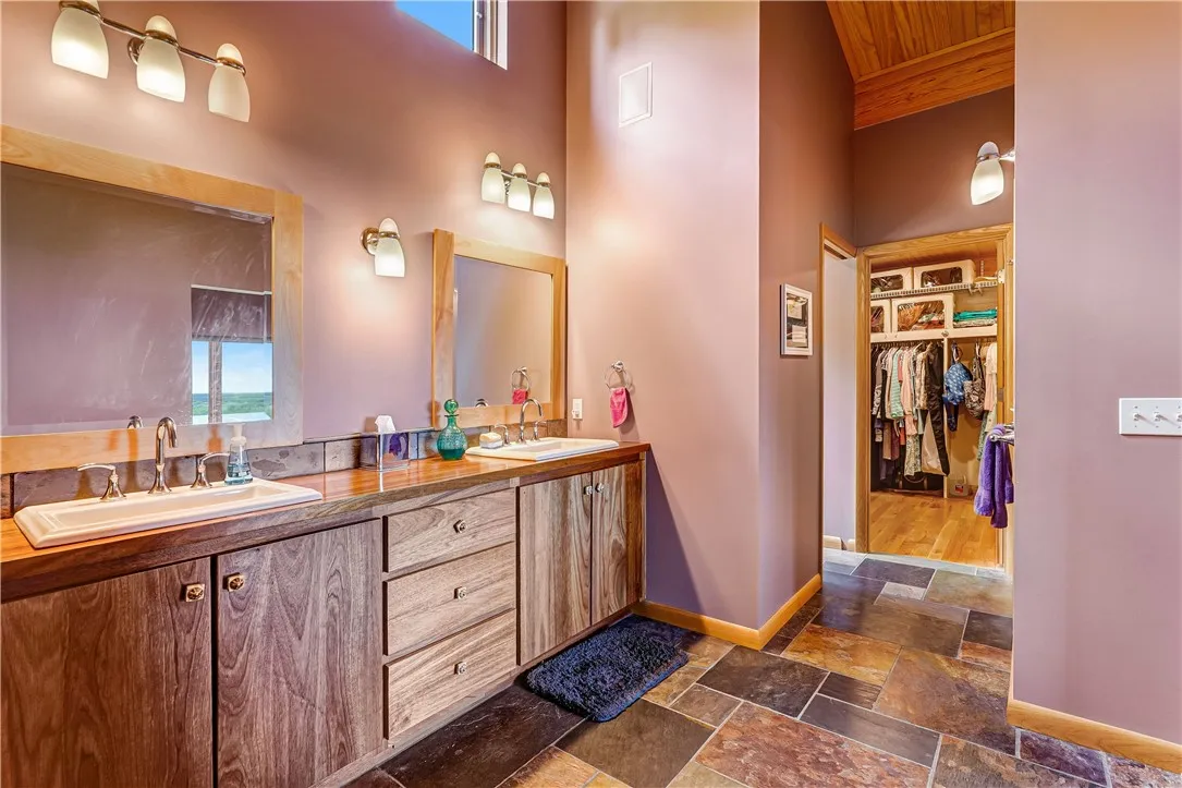 8763 Greyton H Taylor Memorial Drive, Urbana, New, Urbana, New York 14840, 4 Bedrooms Bedrooms, 12 Rooms Rooms,4 BathroomsBathrooms,Residential,Closed,8763 Greyton H Taylor Memorial Drive, Urbana, New ,0,R1608525