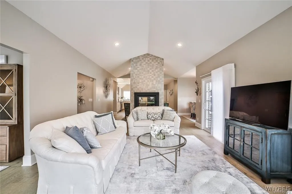 Great  Room Viewing 2-way fireplace
