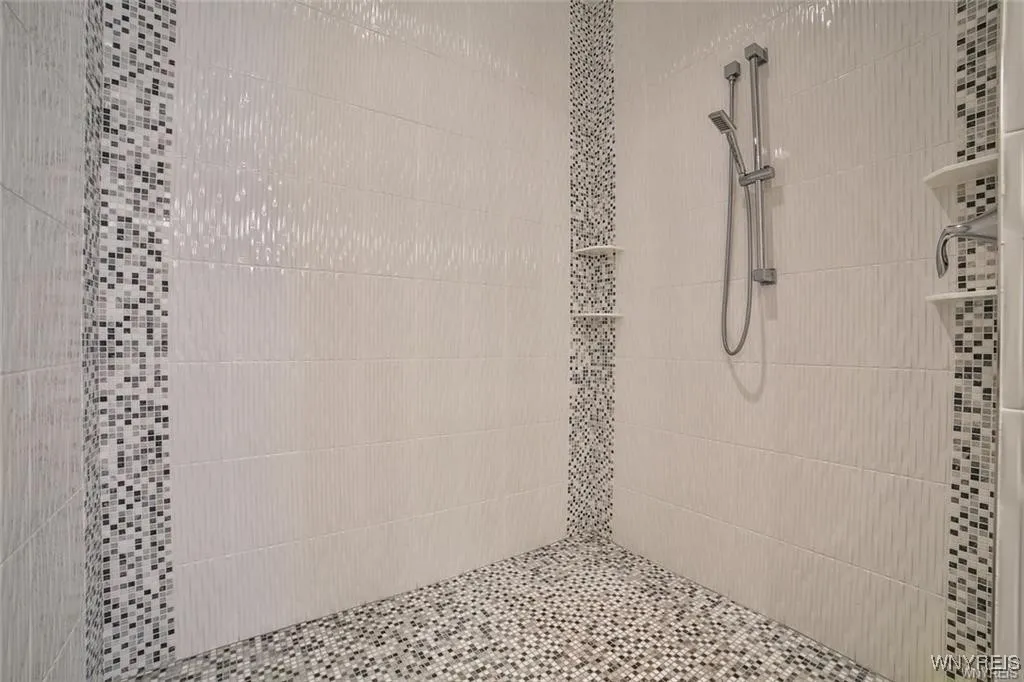 Oversize Walk-in Shower