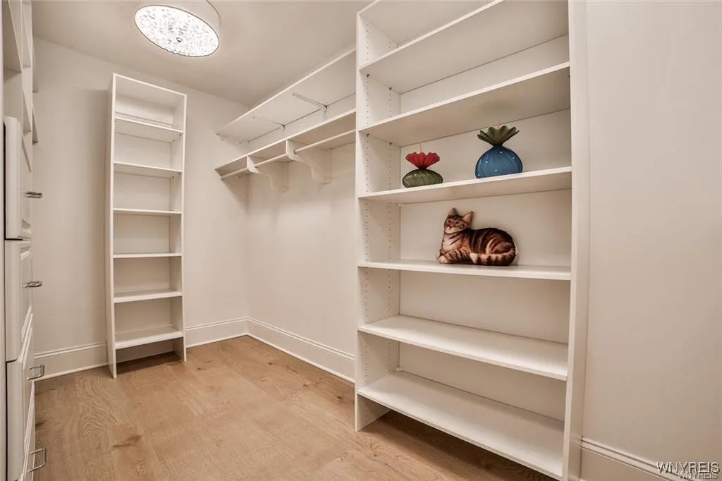 Closet Extended Large
