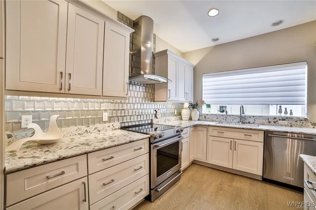 Specialty Designer Tile, Upgraded Range Hood