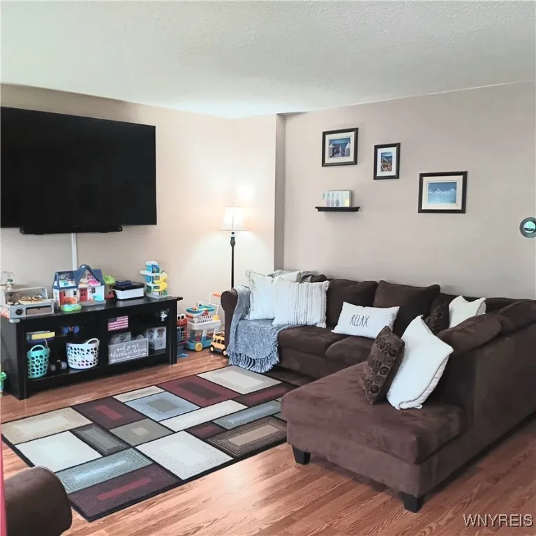 51 Kelly Court, Lancaster, New York 14086, Lancaster, New York 14086, 2 Bedrooms Bedrooms, 4 Rooms Rooms,1 BathroomBathrooms,Residential,Closed,51 Kelly Court, Lancaster, New York 14086,0,B1608394