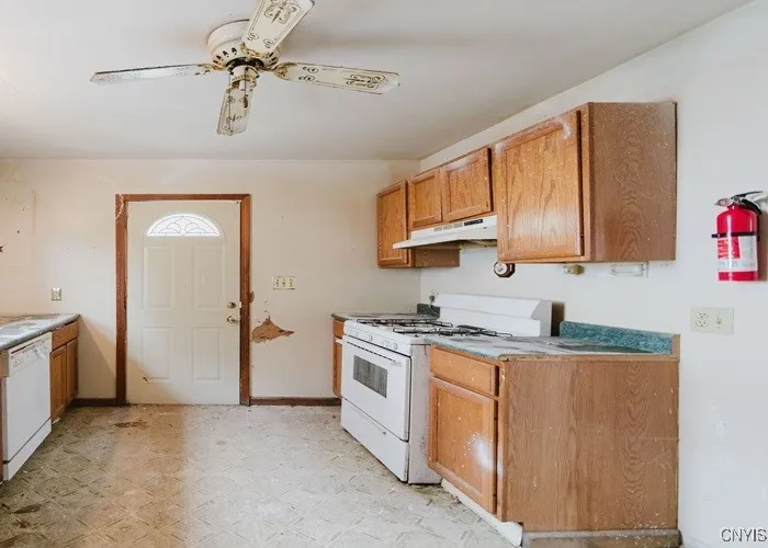 504 West Bloomfield Street, Rome-inside, New York, Rome, New York 13440, 3 Bedrooms Bedrooms, 6 Rooms Rooms,1 BathroomBathrooms,Residential,Closed,504 West Bloomfield Street, Rome-inside, New York ,0,S1609122