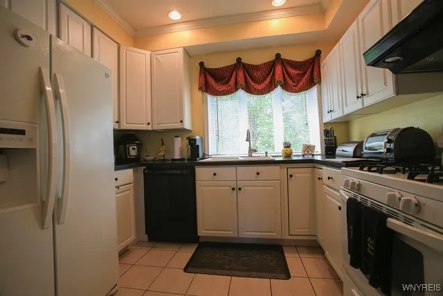 938 Ridge Road, Lackawanna, New York 14218, Lackawanna, New York 14218, 5 Bedrooms Bedrooms, ,3 BathroomsBathrooms,Residential,For Sale,938 Ridge Road, Lackawanna, New York 14218,B1608825