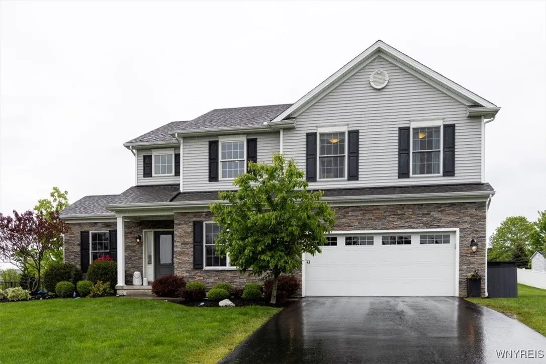 17 Knoche Way, Orchard Park, New York 14127, Orchard Park, New York 14127, 4 Bedrooms Bedrooms, 13 Rooms Rooms,2 BathroomsBathrooms,Residential,Closed,17 Knoche Way, Orchard Park, New York 14127,0,B1607781
