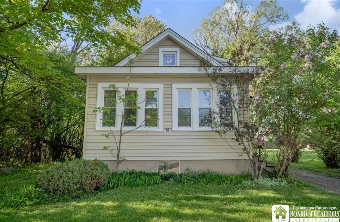 88 Summit Avenue, Orchard Park, New York 14127, Orchard Park, New York 14127, 2 Bedrooms Bedrooms, 5 Rooms Rooms,1 BathroomBathrooms,Residential,Closed,88 Summit Avenue, Orchard Park, New York 14127,0,R1608958