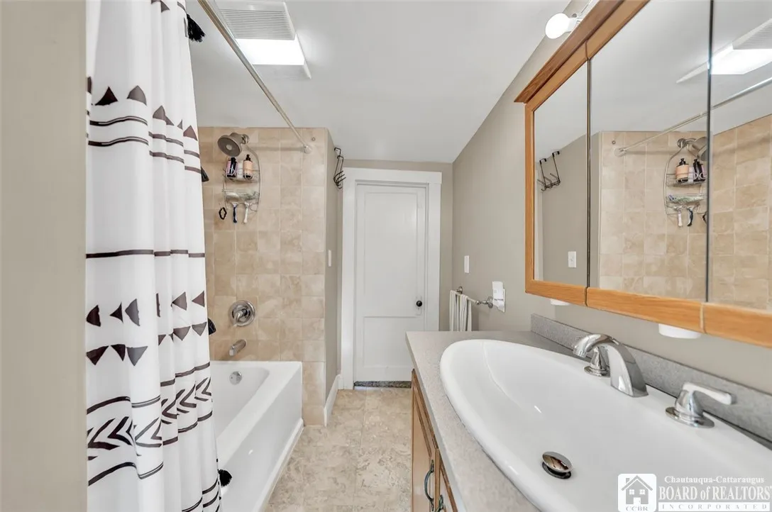 88 Summit Avenue, Orchard Park, New York 14127, Orchard Park, New York 14127, 2 Bedrooms Bedrooms, 5 Rooms Rooms,1 BathroomBathrooms,Residential,Closed,88 Summit Avenue, Orchard Park, New York 14127,0,R1608958