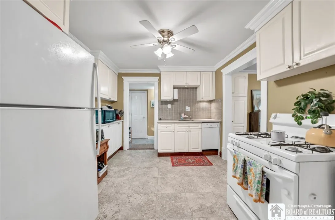 88 Summit Avenue, Orchard Park, New York 14127, Orchard Park, New York 14127, 2 Bedrooms Bedrooms, 5 Rooms Rooms,1 BathroomBathrooms,Residential,Closed,88 Summit Avenue, Orchard Park, New York 14127,0,R1608958