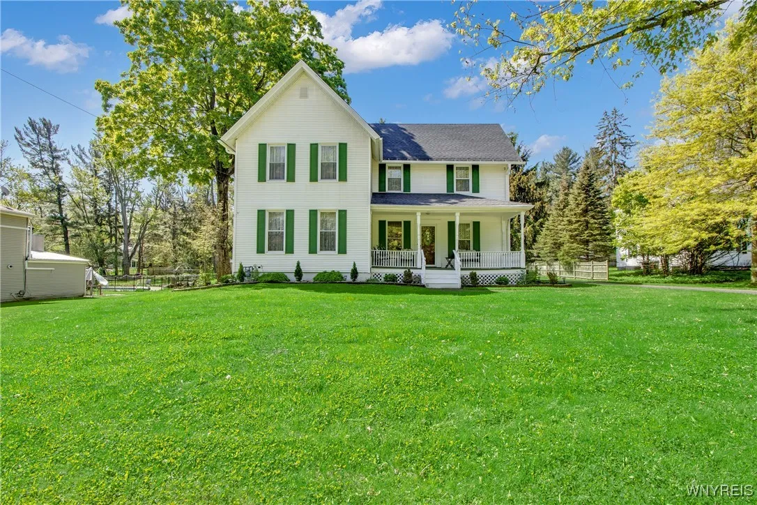7263 Quaker Road, Orchard Park, New York 14217, Orchard Park, New York 14127, 4 Bedrooms Bedrooms, 10 Rooms Rooms,2 BathroomsBathrooms,Residential,For Sale,7263 Quaker Road, Orchard Park, New York 14217,B1609169