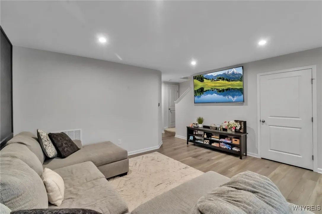 18 Grant Boulevard, West Seneca, New York 14218, West Seneca, New York 14218, 3 Bedrooms Bedrooms, 10 Rooms Rooms,3 BathroomsBathrooms,Residential,Closed,18 Grant Boulevard, West Seneca, New York 14218,B1609092