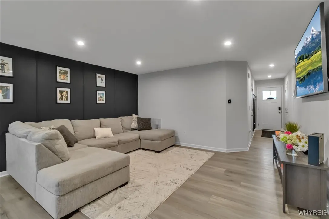 18 Grant Boulevard, West Seneca, New York 14218, West Seneca, New York 14218, 3 Bedrooms Bedrooms, 10 Rooms Rooms,3 BathroomsBathrooms,Residential,Closed,18 Grant Boulevard, West Seneca, New York 14218,B1609092