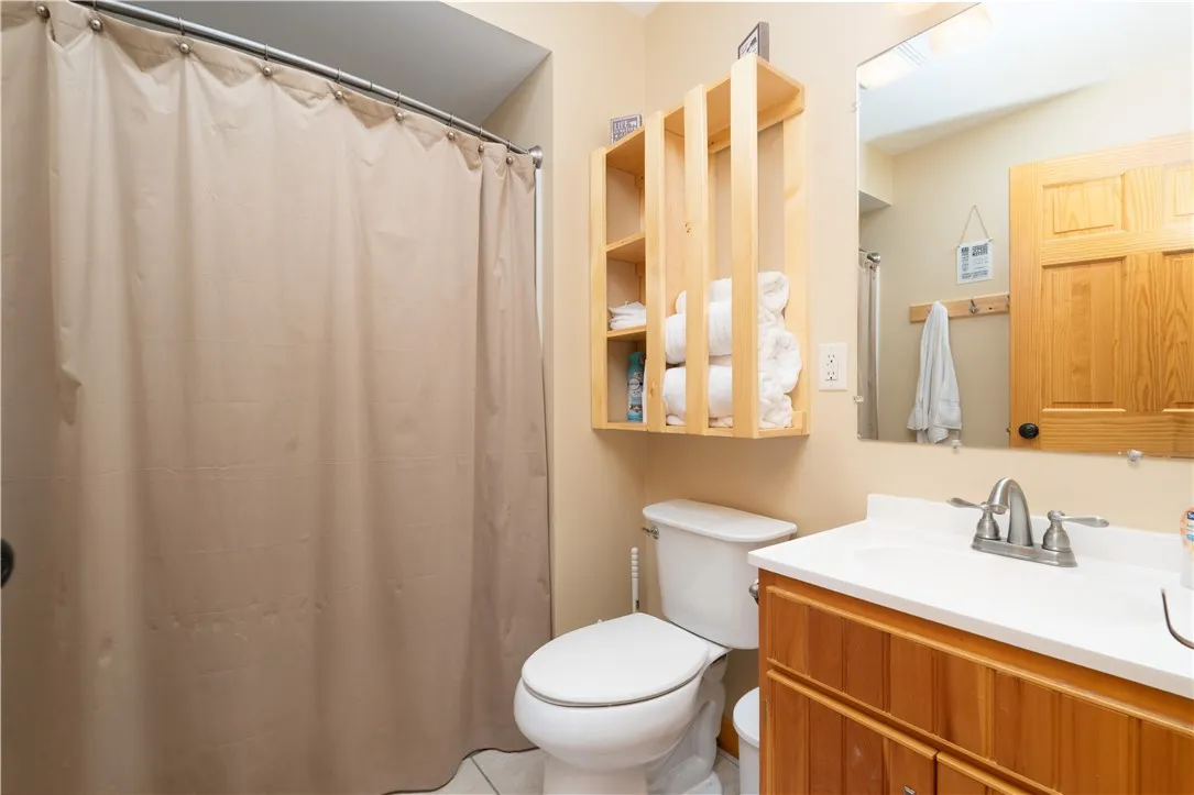 full bathroom 1st level