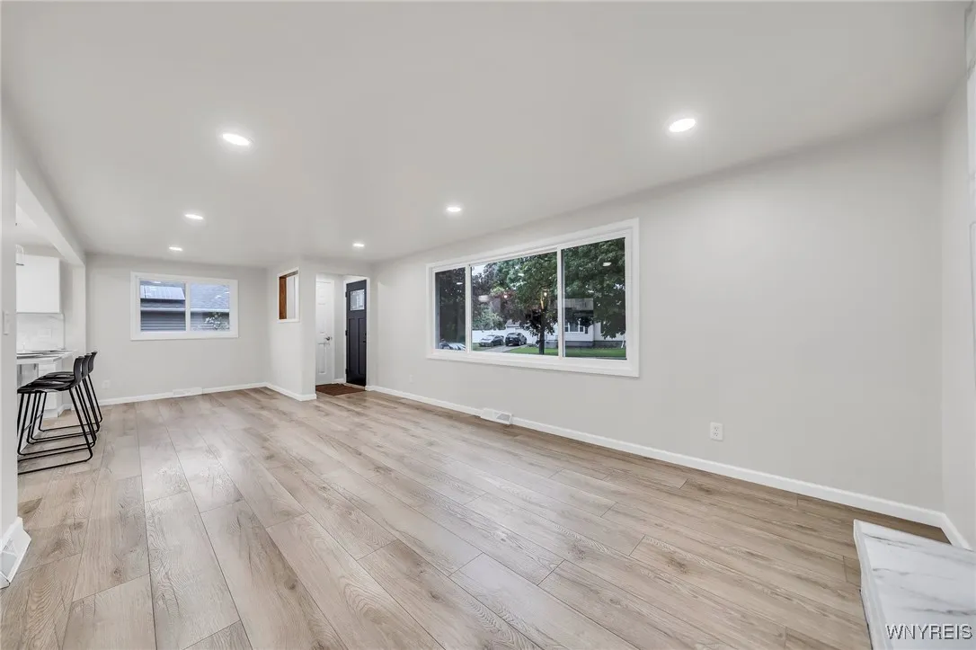 150 Mayfield Avenue, Tonawanda-town, New York 1415, Tonawanda, New York 14150, 3 Bedrooms Bedrooms, 5 Rooms Rooms,1 BathroomBathrooms,Residential,Closed,150 Mayfield Avenue, Tonawanda-town, New York 1415,0,B1609051