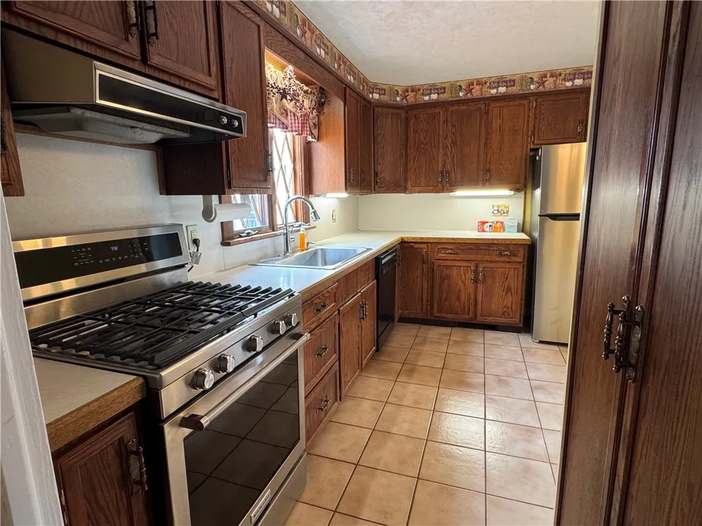 18 Eric Street, Norwich-city, New York 13815, Norwich, New York 13815, 3 Bedrooms Bedrooms, 11 Rooms Rooms,2 BathroomsBathrooms,Residential,Closed,18 Eric Street, Norwich-city, New York 13815,0,R1608603