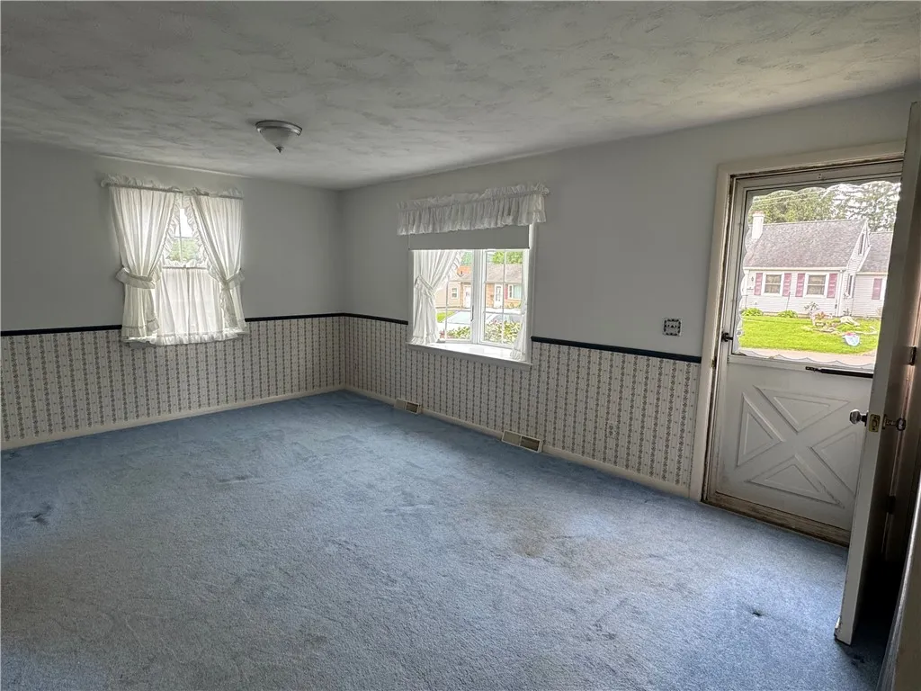 18 Eric Street, Norwich-city, New York 13815, Norwich, New York 13815, 3 Bedrooms Bedrooms, 11 Rooms Rooms,2 BathroomsBathrooms,Residential,Closed,18 Eric Street, Norwich-city, New York 13815,0,R1608603