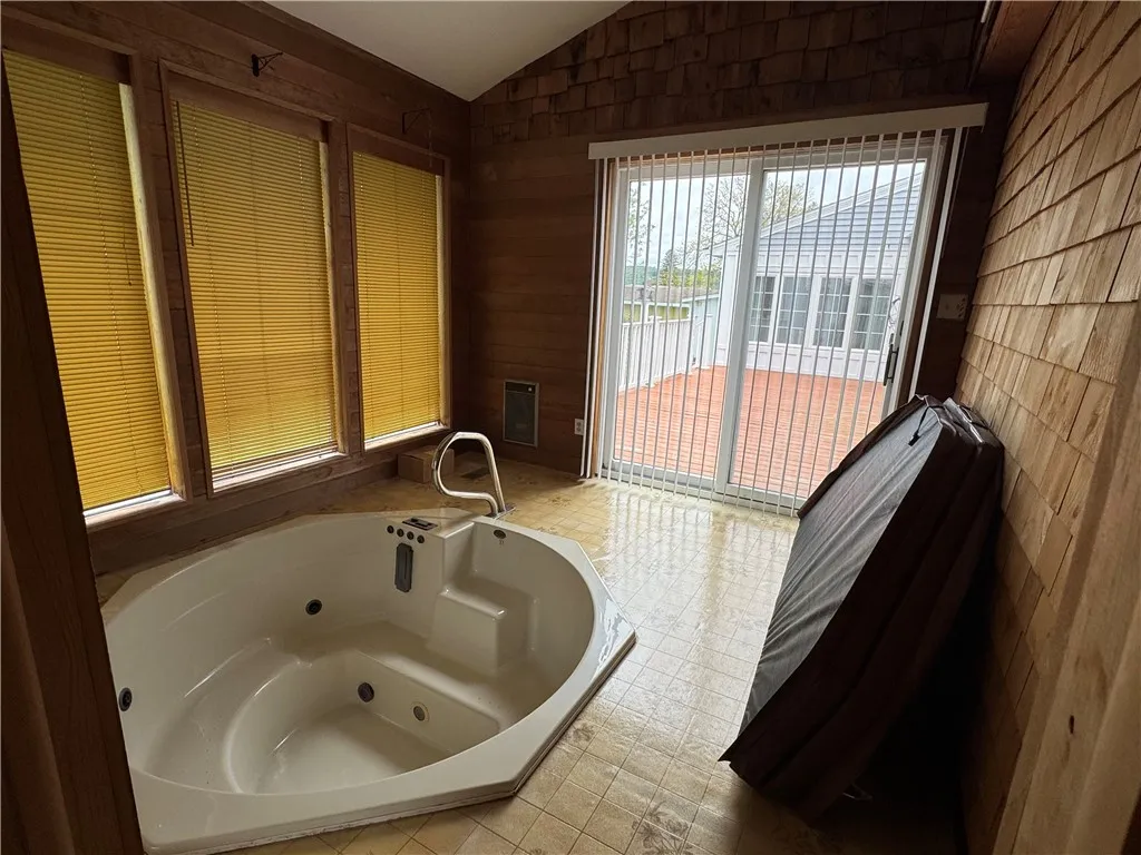 18 Eric Street, Norwich-city, New York 13815, Norwich, New York 13815, 3 Bedrooms Bedrooms, 11 Rooms Rooms,2 BathroomsBathrooms,Residential,Closed,18 Eric Street, Norwich-city, New York 13815,0,R1608603