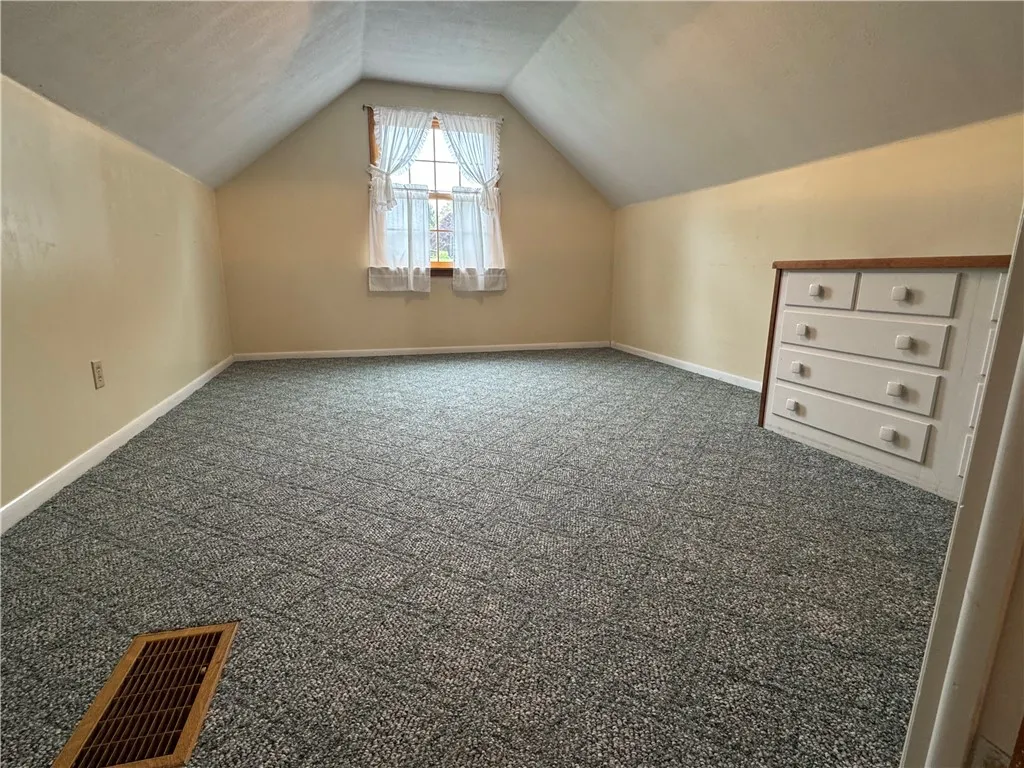 18 Eric Street, Norwich-city, New York 13815, Norwich, New York 13815, 3 Bedrooms Bedrooms, 11 Rooms Rooms,2 BathroomsBathrooms,Residential,Closed,18 Eric Street, Norwich-city, New York 13815,0,R1608603