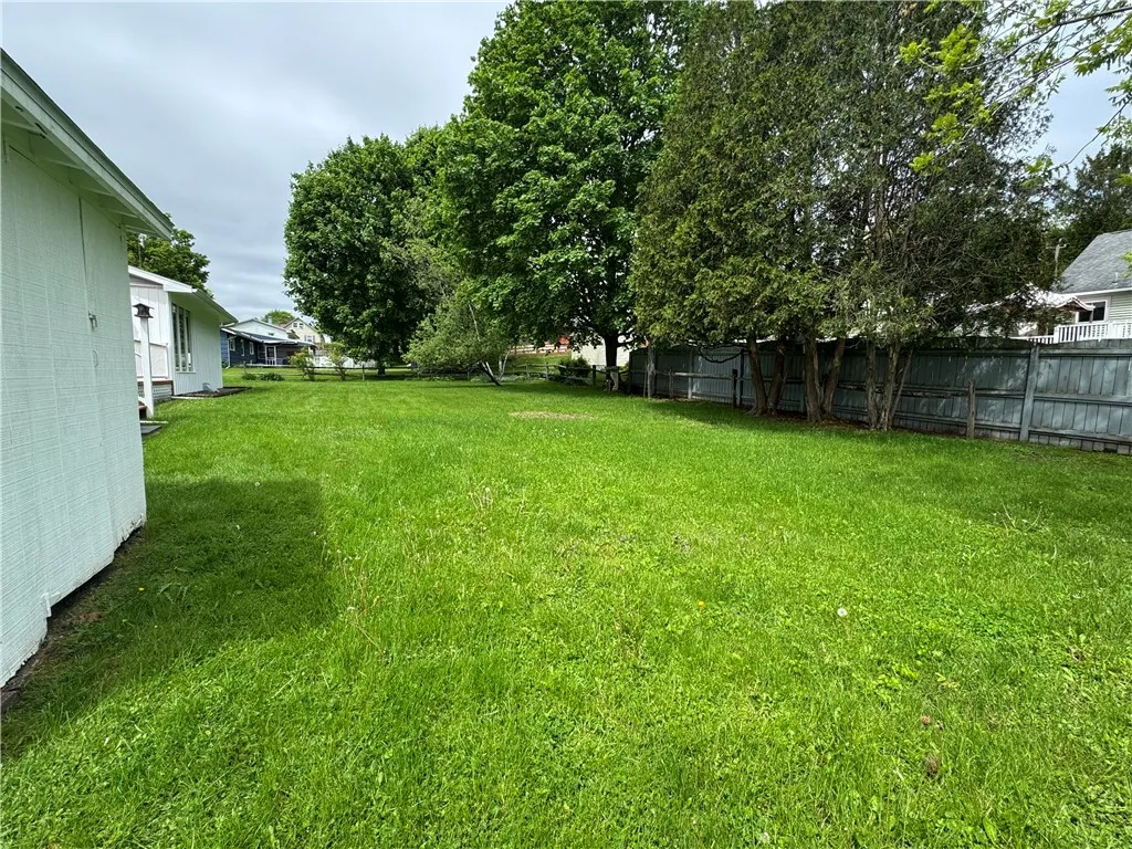18 Eric Street, Norwich-city, New York 13815, Norwich, New York 13815, 3 Bedrooms Bedrooms, 11 Rooms Rooms,2 BathroomsBathrooms,Residential,Closed,18 Eric Street, Norwich-city, New York 13815,0,R1608603