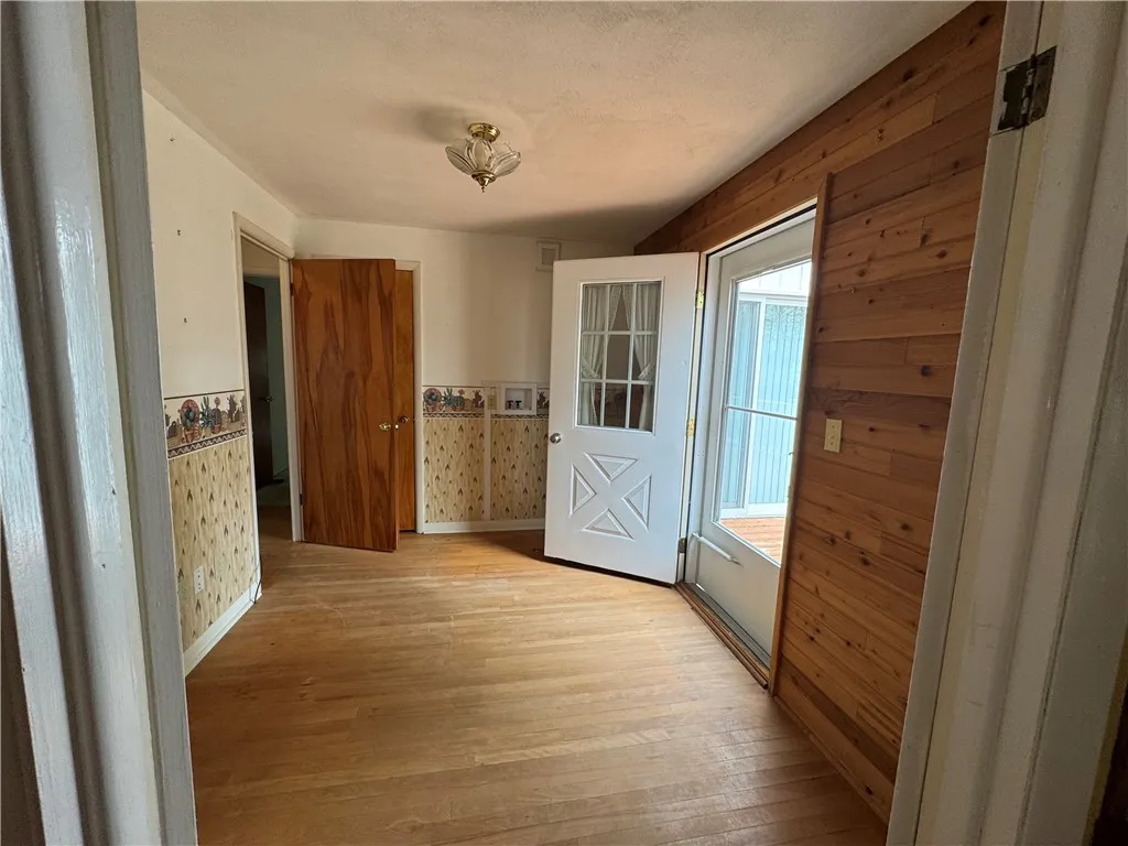 18 Eric Street, Norwich-city, New York 13815, Norwich, New York 13815, 3 Bedrooms Bedrooms, 11 Rooms Rooms,2 BathroomsBathrooms,Residential,Closed,18 Eric Street, Norwich-city, New York 13815,0,R1608603