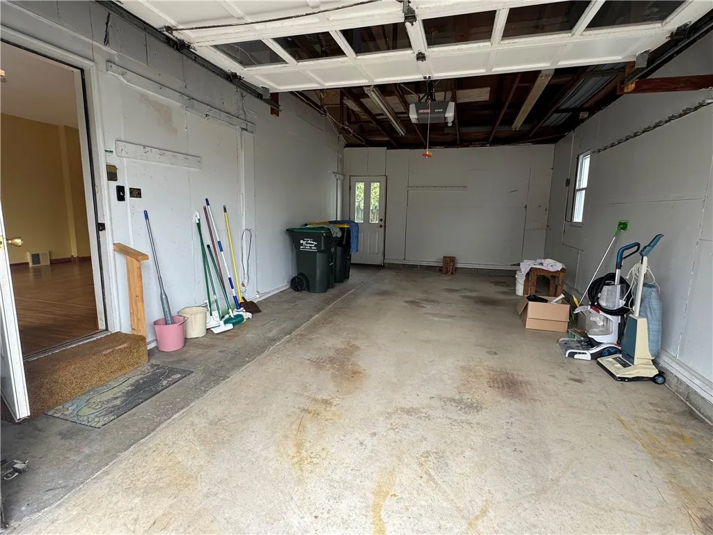 18 Eric Street, Norwich-city, New York 13815, Norwich, New York 13815, 3 Bedrooms Bedrooms, 11 Rooms Rooms,2 BathroomsBathrooms,Residential,Closed,18 Eric Street, Norwich-city, New York 13815,0,R1608603