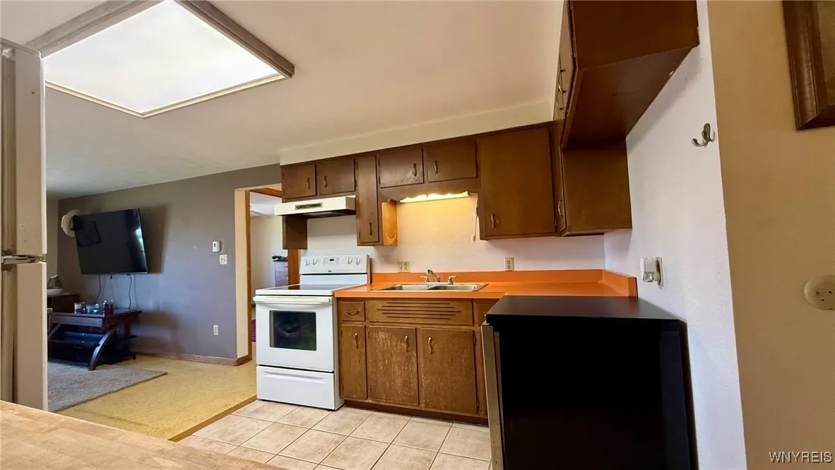 Upper Apartment