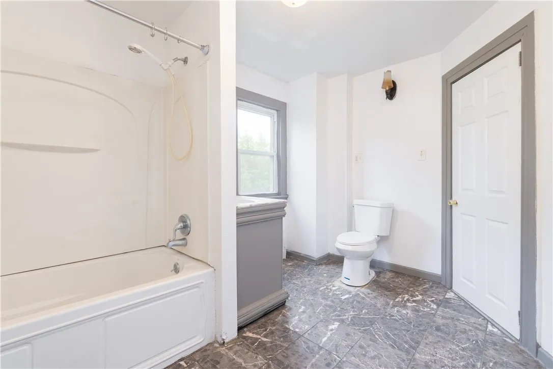 Huge second floor full bath