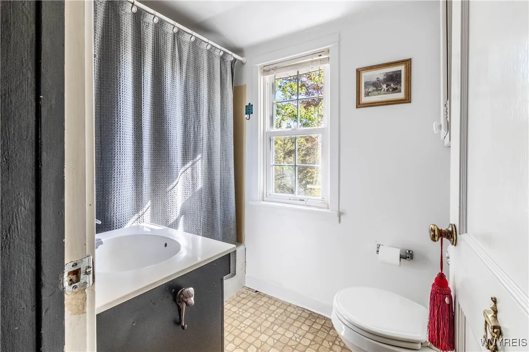 470 Buffalo Road, Aurora, New York 14052, Aurora, New York 14052, 3 Bedrooms Bedrooms, 6 Rooms Rooms,2 BathroomsBathrooms,Residential,Closed,470 Buffalo Road, Aurora, New York 14052,0,B1606882