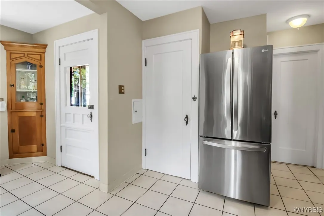 88 Garland Drive, Amherst, New York 14226, Amherst, New York 14226, 4 Bedrooms Bedrooms, 11 Rooms Rooms,1 BathroomBathrooms,Residential,Closed,88 Garland Drive, Amherst, New York 14226,0,B1608713