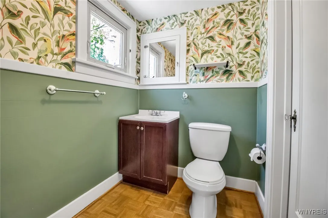 88 Garland Drive, Amherst, New York 14226, Amherst, New York 14226, 4 Bedrooms Bedrooms, 11 Rooms Rooms,1 BathroomBathrooms,Residential,Closed,88 Garland Drive, Amherst, New York 14226,0,B1608713