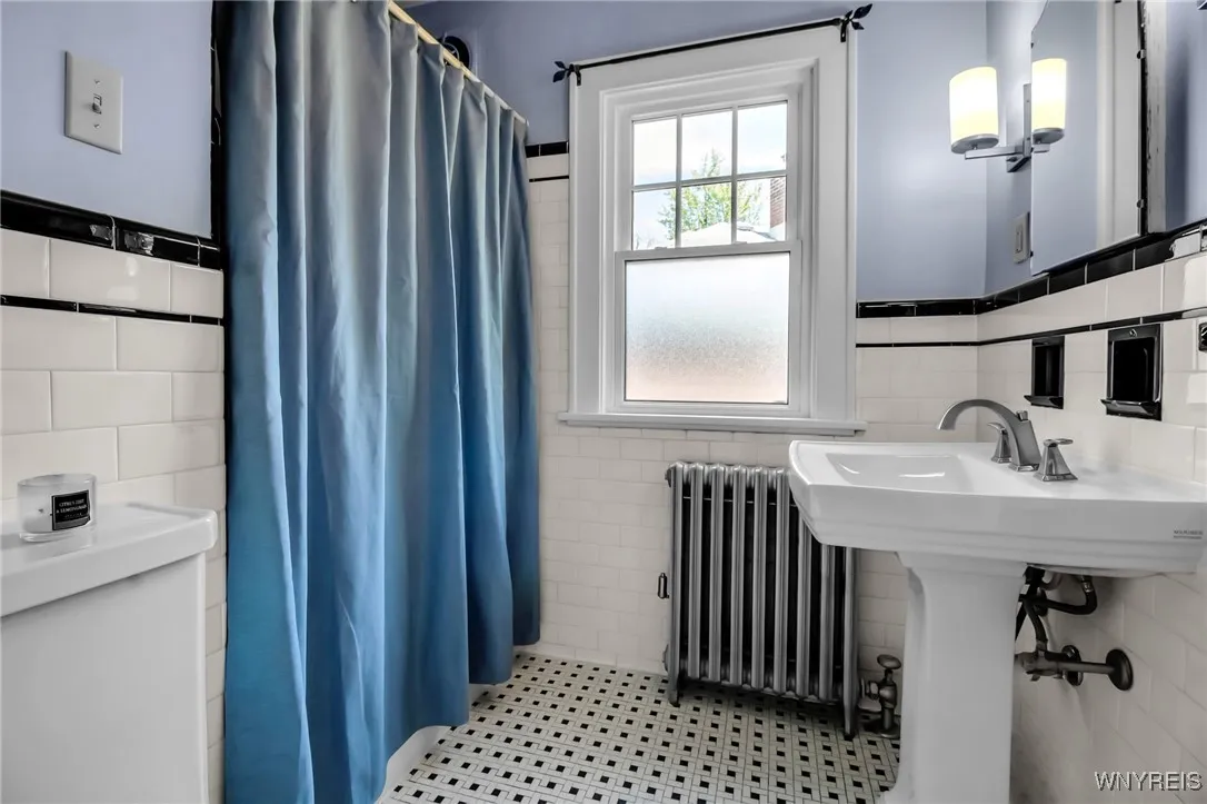 88 Garland Drive, Amherst, New York 14226, Amherst, New York 14226, 4 Bedrooms Bedrooms, 11 Rooms Rooms,1 BathroomBathrooms,Residential,Closed,88 Garland Drive, Amherst, New York 14226,0,B1608713