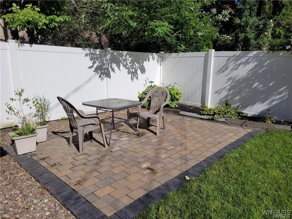 558 Breckenridge - Patio