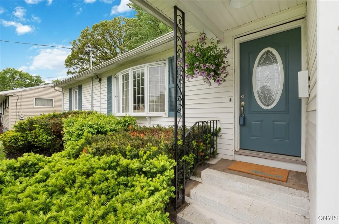 707 Hanover Avenue, Salina, New York 13088, Salina, New York 13088, 3 Bedrooms Bedrooms, 9 Rooms Rooms,1 BathroomBathrooms,Residential,Closed,707 Hanover Avenue, Salina, New York 13088,S1608662
