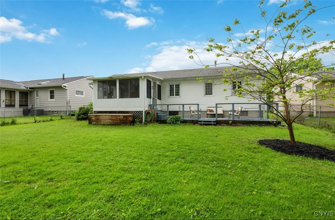 707 Hanover Avenue, Salina, New York 13088, Salina, New York 13088, 3 Bedrooms Bedrooms, 9 Rooms Rooms,1 BathroomBathrooms,Residential,Closed,707 Hanover Avenue, Salina, New York 13088,S1608662