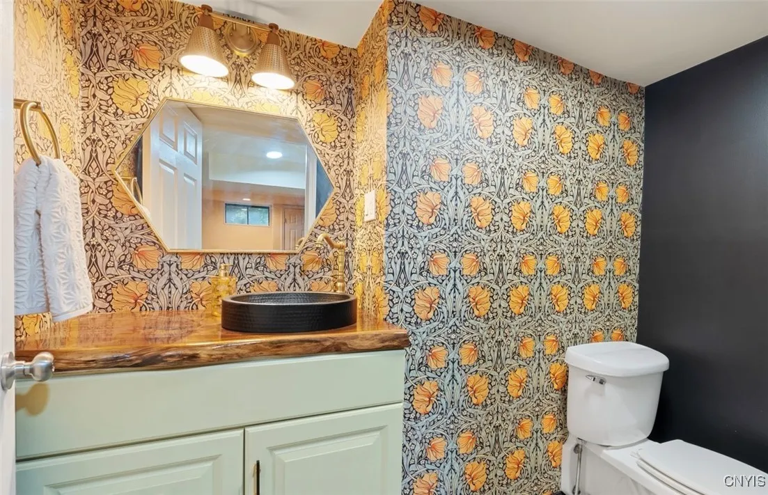 707 Hanover Avenue, Salina, New York 13088, Salina, New York 13088, 3 Bedrooms Bedrooms, 9 Rooms Rooms,1 BathroomBathrooms,Residential,Closed,707 Hanover Avenue, Salina, New York 13088,S1608662