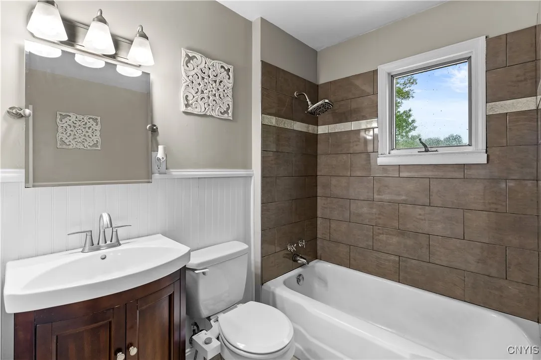 915 West Thomas Street, Rome-inside, New York 1344, Rome, New York 13440, 4 Bedrooms Bedrooms, 7 Rooms Rooms,1 BathroomBathrooms,Residential,Closed,915 West Thomas Street, Rome-inside, New York 1344,0,S1609007