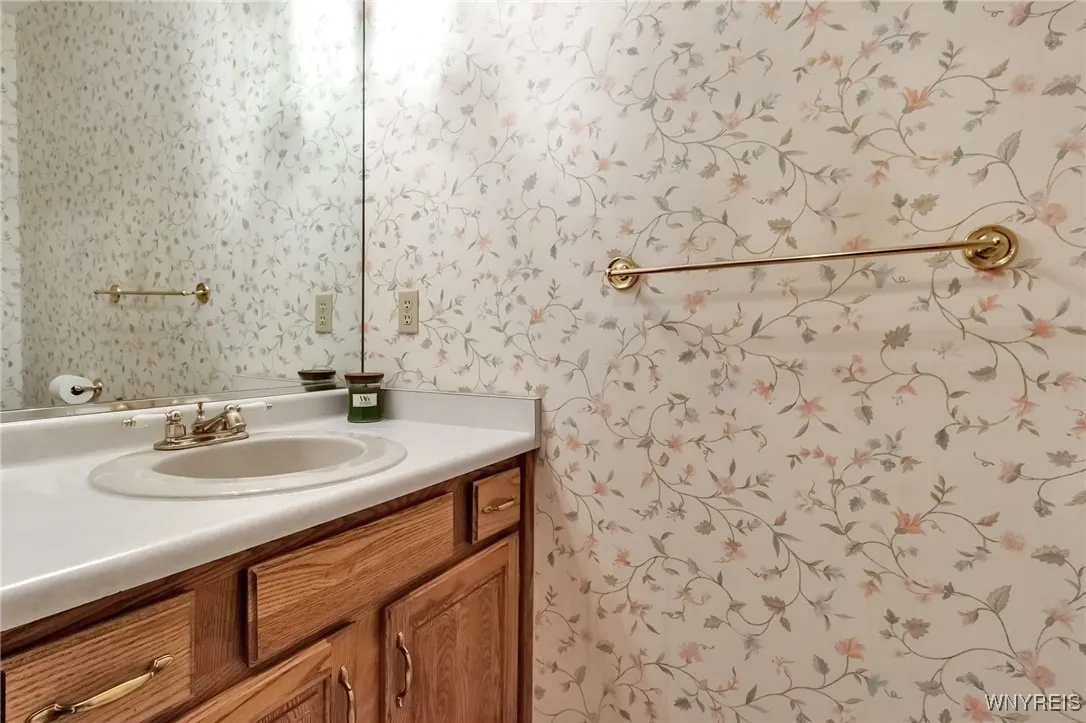 181 Viscount Drive, Amherst, New York 14221, Amherst, New York 14221, 4 Bedrooms Bedrooms, 13 Rooms Rooms,2 BathroomsBathrooms,Residential,For Sale,181 Viscount Drive, Amherst, New York 14221,B1609114
