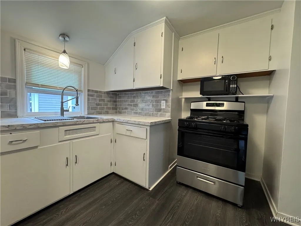 268 Callodine Avenue, Amherst, New York 14226, Amherst, New York 14226, 2 Bedrooms Bedrooms, 4 Rooms Rooms,1 BathroomBathrooms,Residential Lease,For Rent,268 Callodine Avenue, Amherst, New York 14226,B1609338