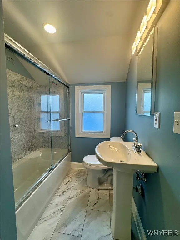 268 Callodine Avenue, Amherst, New York 14226, Amherst, New York 14226, 2 Bedrooms Bedrooms, 4 Rooms Rooms,1 BathroomBathrooms,Residential Lease,For Rent,268 Callodine Avenue, Amherst, New York 14226,B1609338