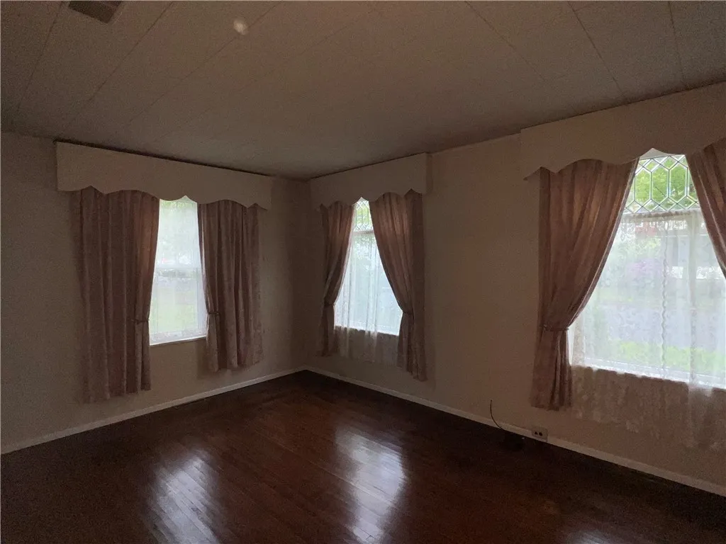 121 West 5th Street, Emporium Borough Pa, Pennsylv, Emporium Boro, Pennsylvania 15834, 3 Bedrooms Bedrooms, 9 Rooms Rooms,1 BathroomBathrooms,Residential,Closed,121 West 5th Street, Emporium Borough Pa, Pennsylv,0,R1609406