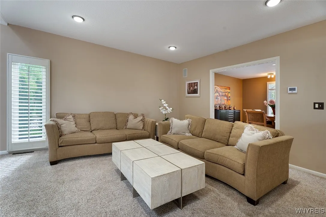 61 Dauphin Drive, Amherst, New York 14221, Amherst, New York 14221, 4 Bedrooms Bedrooms, 10 Rooms Rooms,2 BathroomsBathrooms,Residential,Closed,61 Dauphin Drive, Amherst, New York 14221,0,B1609189