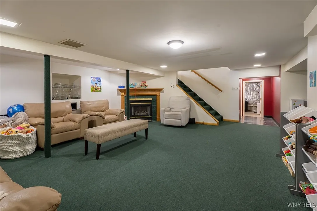 61 Dauphin Drive, Amherst, New York 14221, Amherst, New York 14221, 4 Bedrooms Bedrooms, 10 Rooms Rooms,2 BathroomsBathrooms,Residential,Closed,61 Dauphin Drive, Amherst, New York 14221,0,B1609189
