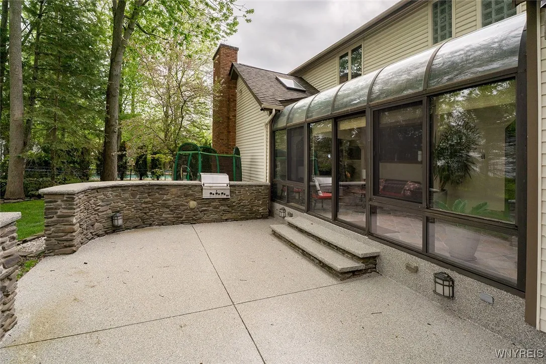 61 Dauphin Drive, Amherst, New York 14221, Amherst, New York 14221, 4 Bedrooms Bedrooms, 10 Rooms Rooms,2 BathroomsBathrooms,Residential,Closed,61 Dauphin Drive, Amherst, New York 14221,0,B1609189