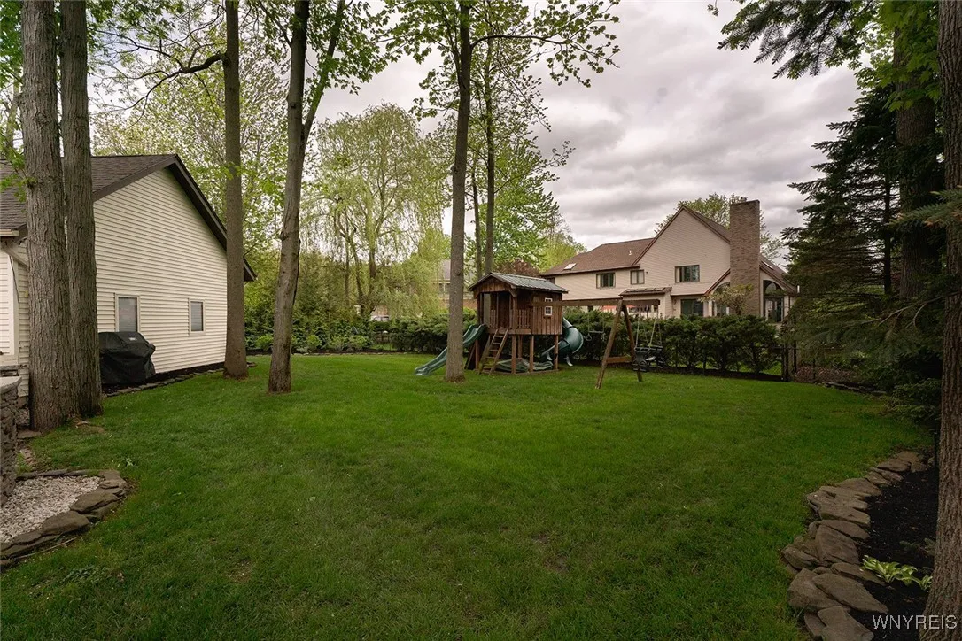 61 Dauphin Drive, Amherst, New York 14221, Amherst, New York 14221, 4 Bedrooms Bedrooms, 10 Rooms Rooms,2 BathroomsBathrooms,Residential,Closed,61 Dauphin Drive, Amherst, New York 14221,0,B1609189